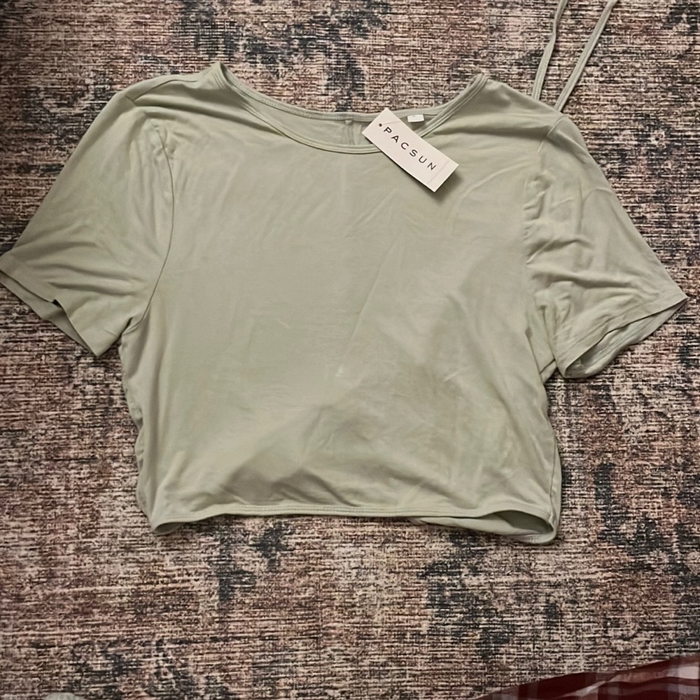 PACSUN GREEN WRAP AROUND TEE! NEW WITH TAGS! Size MEDIUM. Light weight fabric!!